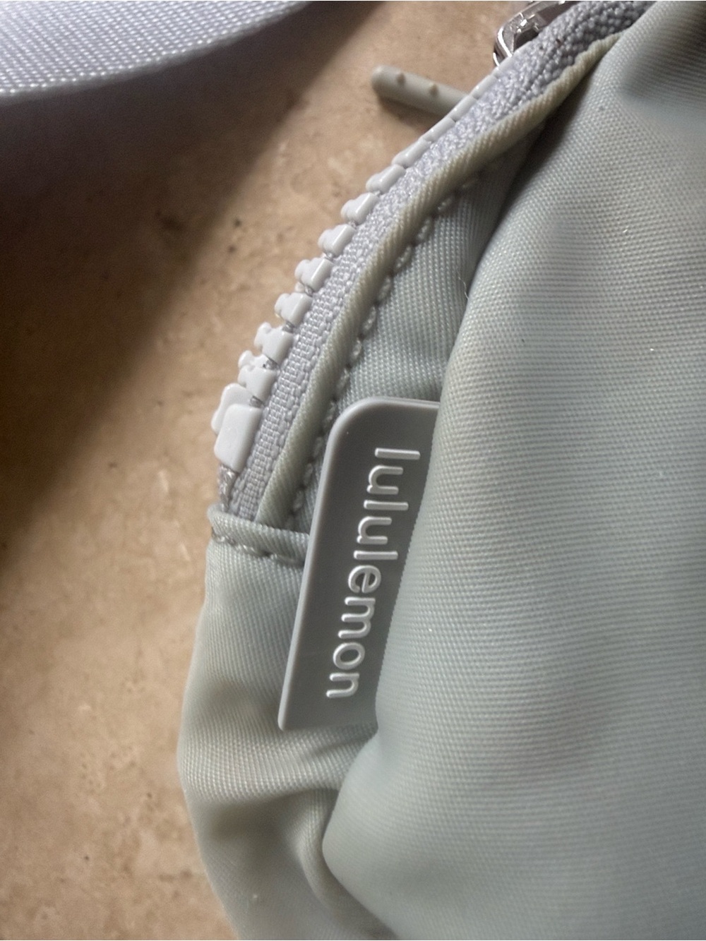 Lululemon everywhere our belt excellent condition used one time gray - Picture 4 of 8
